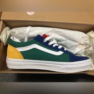 Kids vans asking 30$brand new